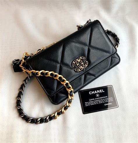 how much is a chanel wallet on chain